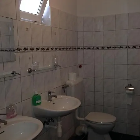 Hotel Alfoeld Panzio & Etterem Cegled