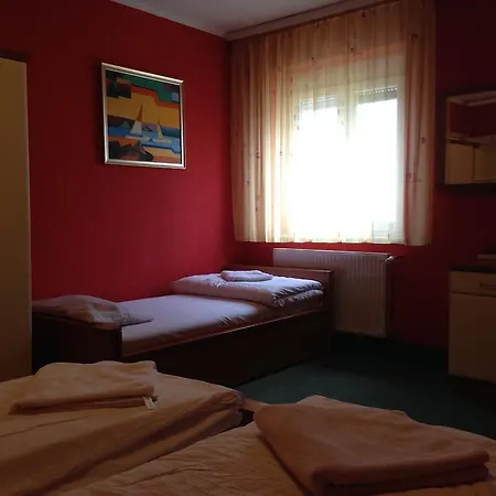 Hotel Alfoeld Panzio & Etterem 3*