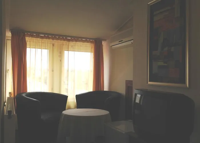 ホテル Alfoeld Panzio & Etterem