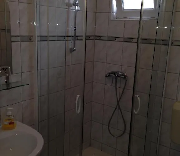 Alfoeld Panzio & Etterem Cegléd