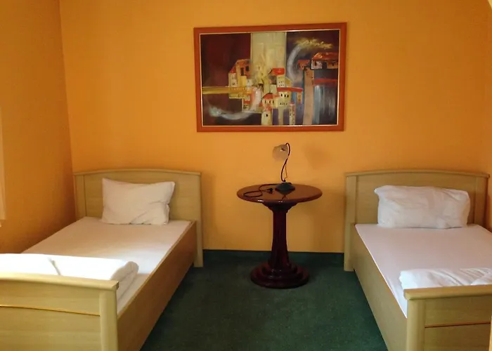 Alfoeld Panzio & Etterem