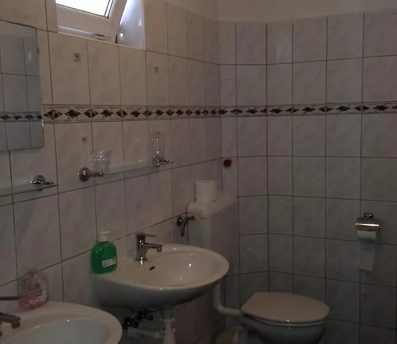 ホテル Alfoeld Panzio & Etterem Cegléd